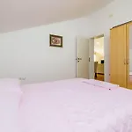 Hundefreundliches Mit Grillbereich, Privatparkplatz, Wifi In Ruhiger Lage Apartament Grižane
