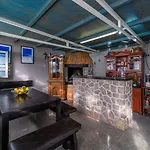 Hundefreundliches Mit Grillbereich, Privatparkplatz, Wifi In Ruhiger Lage