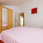 Апартаменты Hundefreundliches Mit Grillbereich, Privatparkplatz, Wifi In Ruhiger Lage