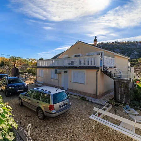 Hundefreundliches Mit Grillbereich, Privatparkplatz, Wifi In Ruhiger Lage Grižane