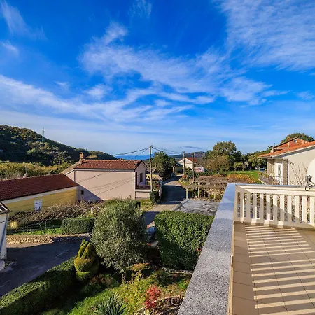 Hundefreundliches Mit Grillbereich, Privatparkplatz, Wifi In Ruhiger Lage * Grizane-Belgrad