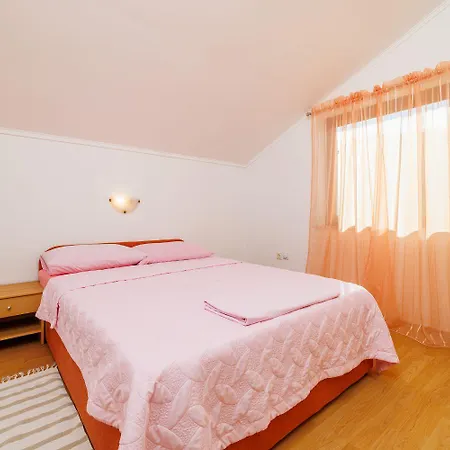 Апартаменты Hundefreundliches Mit Grillbereich, Privatparkplatz, Wifi In Ruhiger Lage *
