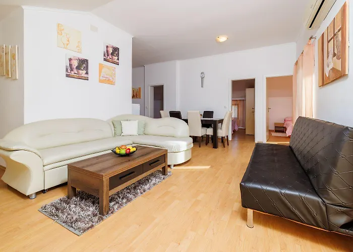 Hundefreundliches Mit Grillbereich, Privatparkplatz, Wifi In Ruhiger Lage Apartment Grižane
