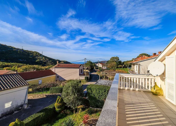 Hundefreundliches Mit Grillbereich, Privatparkplatz, Wifi In Ruhiger Lage * Grižane