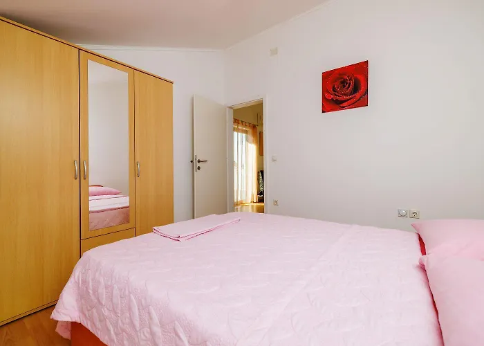 Apartment Hundefreundliches Mit Grillbereich, Privatparkplatz, Wifi In Ruhiger Lage