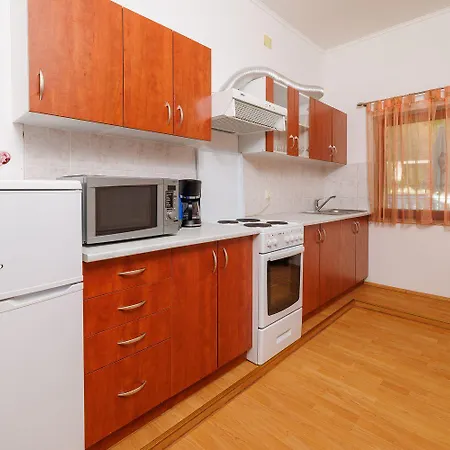 Hundefreundliches Mit Grillbereich, Privatparkplatz, Wifi In Ruhiger Lage Grizane-Belgrad