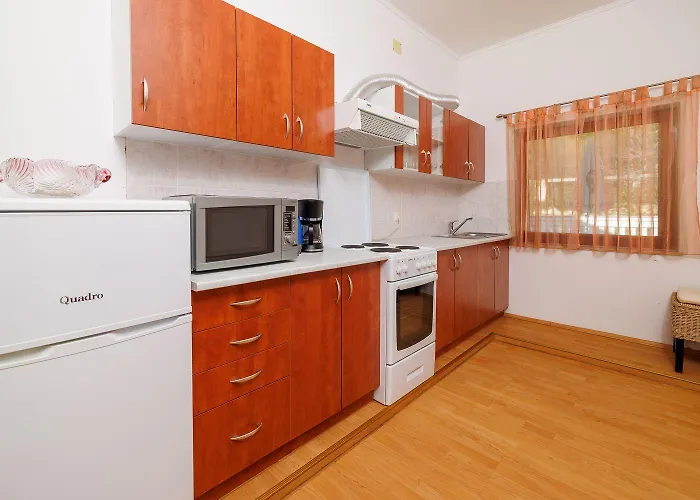 Hundefreundliches Mit Grillbereich, Privatparkplatz, Wifi In Ruhiger Lage Grižane